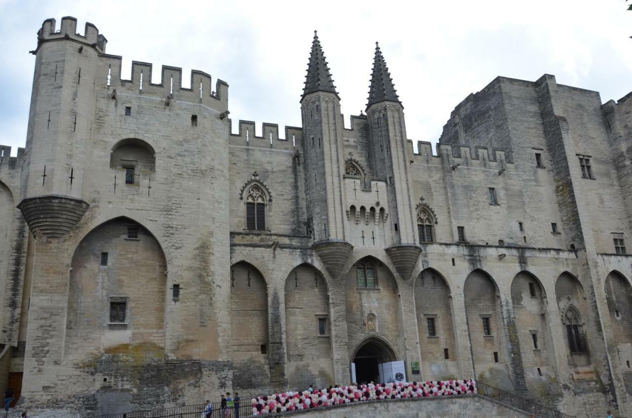 Apartment Face Au Palais Des Papes
